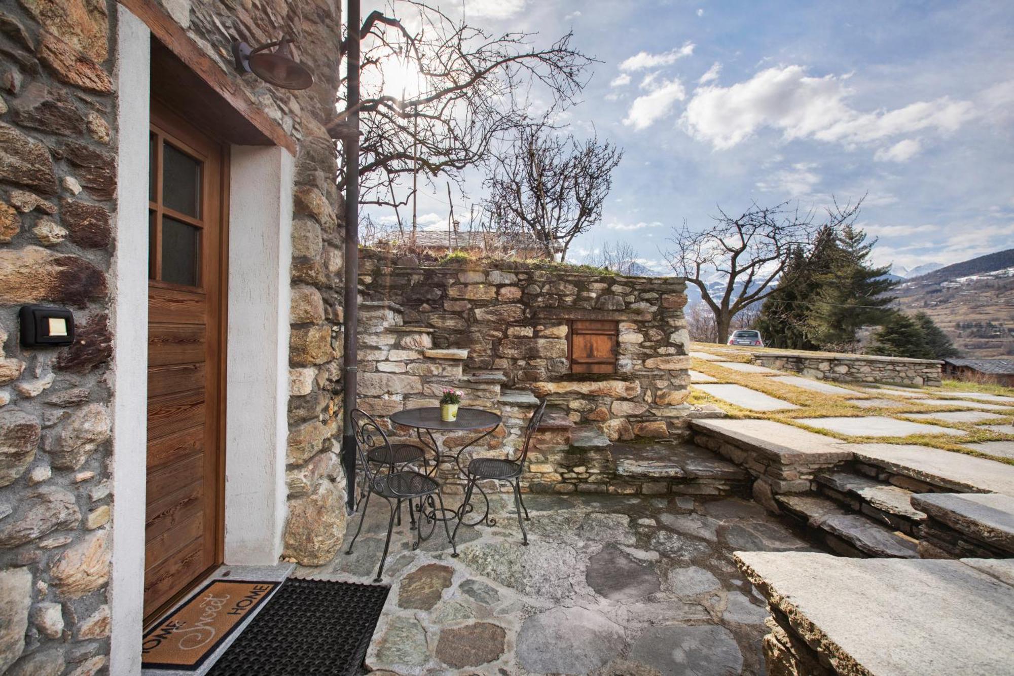 Roisan Mini House Valle D'Aosta מראה חיצוני תמונה